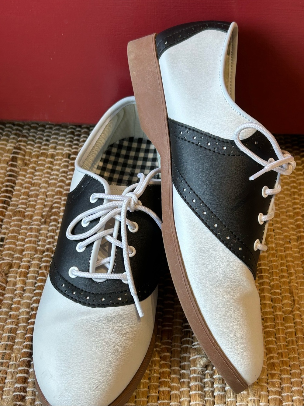 Classic Two-Tone Saddle Shoes s9-perfect for school sock hop/Halloween costume